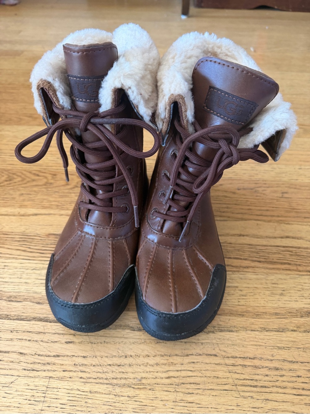 UGG Butte II CWR Youth Waterproof Leather & Suede Boots Size 2